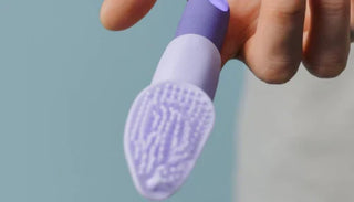 Lila fingervibrator med strukturerad yta – diskret och kraftfull stimulering för maximal njutning