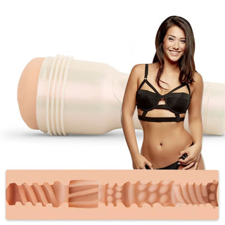 En kvinna i underkläder står bredvid en Fleshlight Girls Eva Lovia vuxenleksak med dess texturerade SuperSkin innerficka, mot en vit bakgrund.