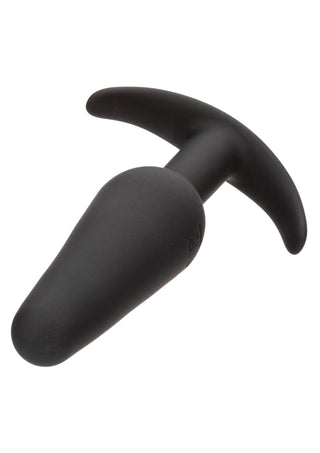 Boundless Vibrating Slim Plug är en svart analplugg i silikon med avsmalnande topp, böjd bas för säkerhet och vattentät design som ger trygg användning och enkel rengöring.