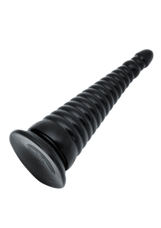 Desire Extreme Anal Cone XXL är ett svart, räfflat, koniskt verktyg tillverkat av kroppssäker PVC. Den har en platt bas, slät glänsande finish och avsmalnar till en smalare ände.