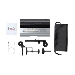 Lovense Solace Pro 2 automatisk masturbator med appstyrning, tillbehör, användarmanual, USB-kabel, fäste och förvaringspåse på vit bakgrund.