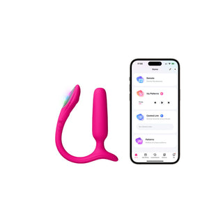 Lovense Lush Anal Rosa, en rosa fjärrstyrd analvibrator i silikon, visas tillsammans med en smartphone med kontrollappen.