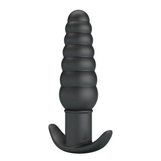Svart, ribbad analplugg i mjuk silikon med böjd fläns och flera vibrationslägen.