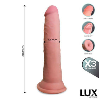 Lux Otto Mjuk Dildo 20 cm: Realistisk dildo med trippel densitet, 20 cm lång och 4,4 cm bred. Glatt yta, snabb skaft och solid bas - strap-on kompatibel för maximal nydelse.