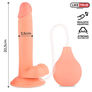 LikeTrue Squirtz Squirting Dildo med sugpropp, bollar, pump och mått: 20,3 cm hög och 3,5 cm bred.