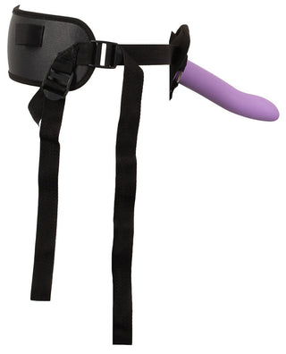 Strap-on Set med 3 Silikondildos innehåller en lila strap-on med ett svart justerbart bälte och remmar. Den släta dildon gjord av flytande silikon är säkert fäst vid selen, redo att användas.