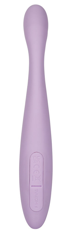 Svakom Cici 2 Vibrator är en lila personlig massageapparat i silikon med en slät, avsmalnande design perfekt för G-punktsstimulering. Handtaget har graverade symboler och text, vilket ger en elegant touch.