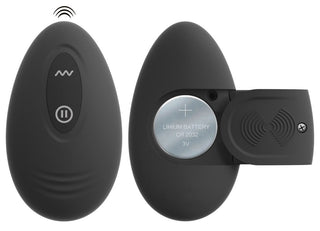 Buttplug med Flexibla Armar har två svarta äggformade trådlösa enheter - en med kontrollknappar, den andra med ett litiumbatteri - för diskret anal stimulering och spännande sensationer; perfekt som en RC vibrerande buttplug.