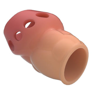 Köttfärgad penishylsa av elastisk TPR med rundad form och ventilerat lock.