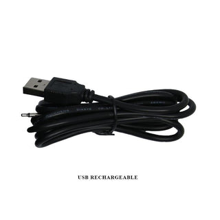 Svart USB-laddningskabel med standardkontakt och 3,5 mm-kontakt, lindad på en vit bakgrund - perfekt för att driva din PrettyLove Webb Rabbitvibrator för G-punkts- eller klitorisstimulering.