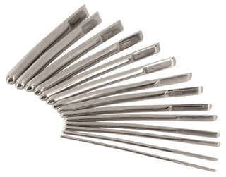 En närbild av 14-delade dilatorset visar glänsande metalldilatatorer i olika storlekar, var och en märkt med millimetermått för precision och komfort.