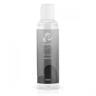 Easyglide Anal Glidmedel kommer i en genomskinlig flaska med en svart etikett med "Easyglide Anal Lubricant", "150 ml", ett stiliserat hjärta och ett gement "e." Dess flip-top cap och fettfri sammansättning säkerställer enkel åtkomst och smidig applicering.