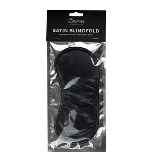 Svart Satin Ögonmask från EasyToys har ett elastiskt band, perfekt för att hjälpa dig att sova bättre.