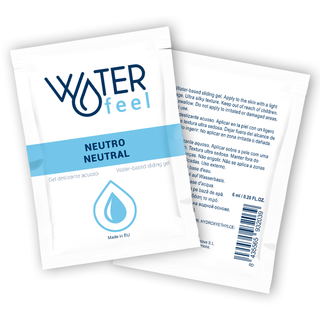 Två påsar Waterfeel vattenbaserad neutral gel, perfekt för användning med din Ibiza G-Spot Flexible Vibrator eller någon annan vattentät sexleksak - en påse visar den främre etiketten, den andra visar användningsanvisningar.