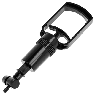 Nippelsug för unisex: Svart handpump med handtag och munstycke för stimulering av bröstvårtan, isolerad på vitt. Njut av kraftfull sug med detta mångsidiga tillbehör.