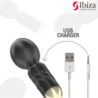 Ibiza Pocket Wand Vibrator med USB-laddningskabel och texten "USB CHARGER"; Ibiza-logotyp i övre högra hörnet.