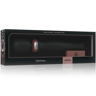 Rithual Akasha Wand 2.0 kommer i klar förpackning, med en elegant svart design med vita accenter. Tillverkad av medicinsk silikon, denna vattentåliga massageapparat utlovar hållbarhet och komfort för ultimat avkoppling.