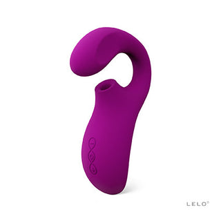 Enigma Cruise LELO är en lila, böjd silikonmassageapparat med kontrollknappar, designad för ultimata G-punktsupplevelser, visad på en vit bakgrund.