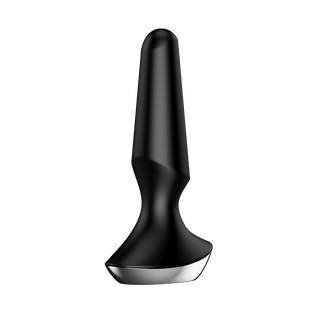Satisfyer Plug-Ilicious 2 Appstyrd Plug är en svart och silver ergonomisk plugg tillverkad av kroppssäkert silikonmaterial, med en elegant, modern design.