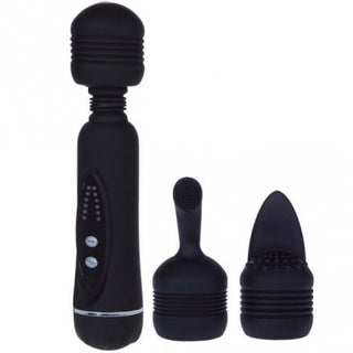 Power Wand Flirtation Magic Wand med två utbytbara tillbehör på en vit bakgrund, erbjuder lyxiga vibrationer och intensiva sensationer för ultimat avkoppling.