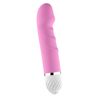 Rosa och vit ribbad vibrator med rundad spets, tillverkad av slätt material, visas på en vit bakgrund.